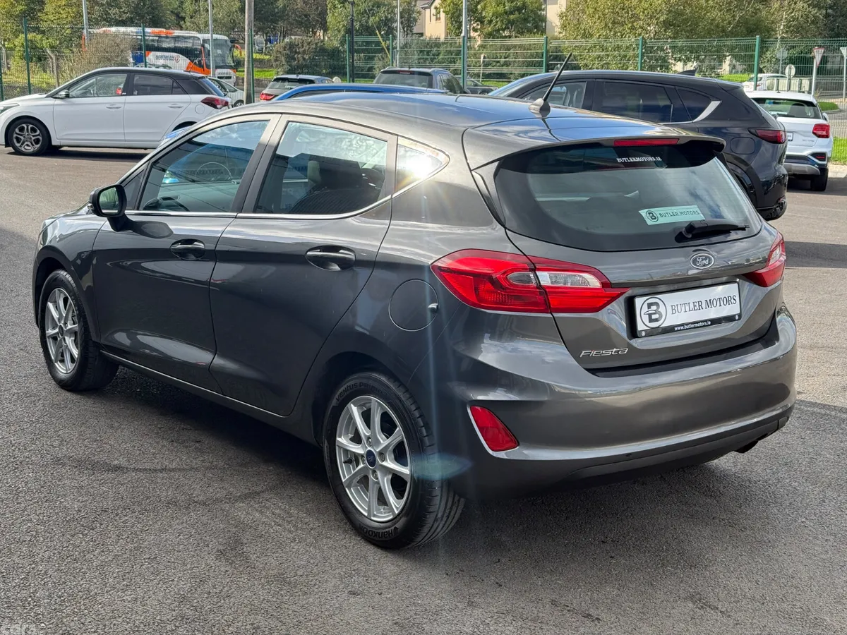 Ford Fiesta Hatchback, Petrol, 2018, Grey