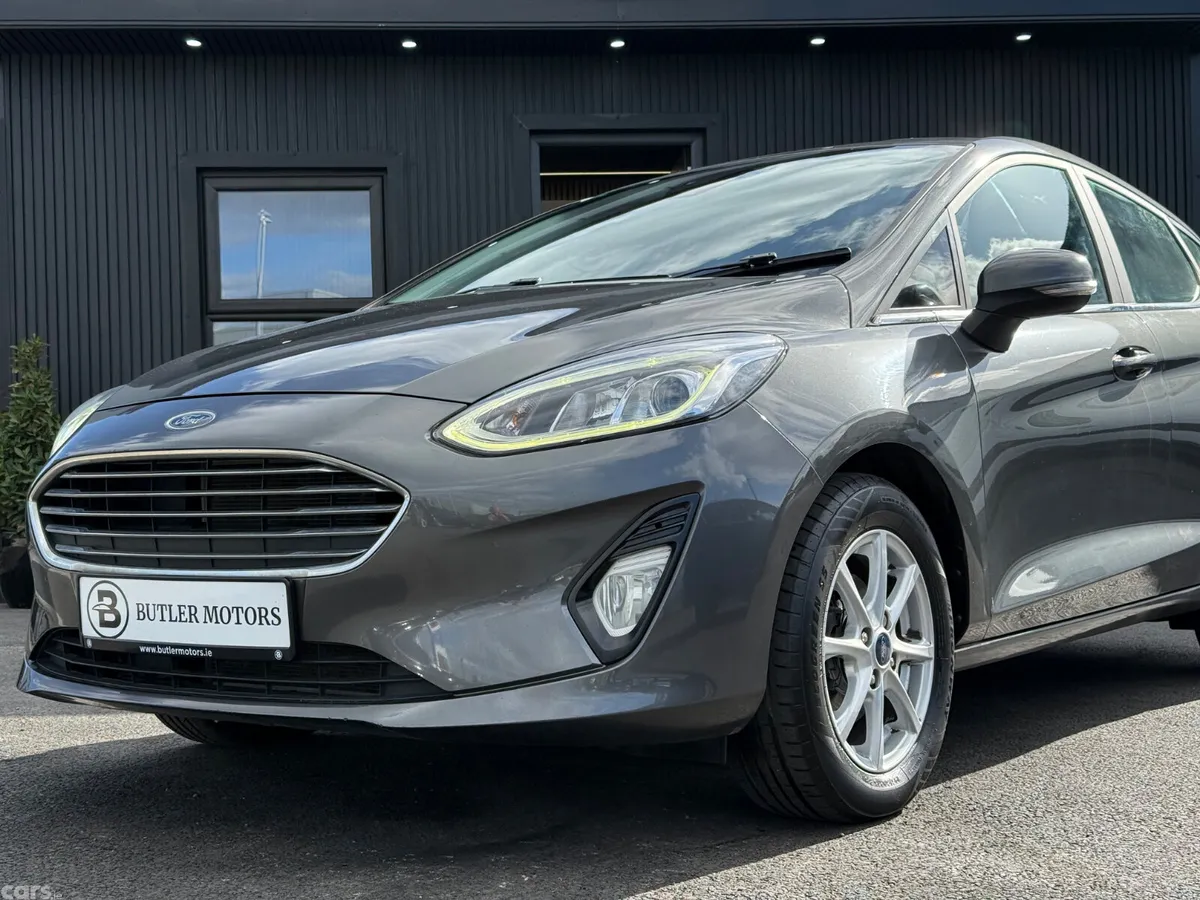 Ford Fiesta Hatchback, Petrol, 2018, Grey