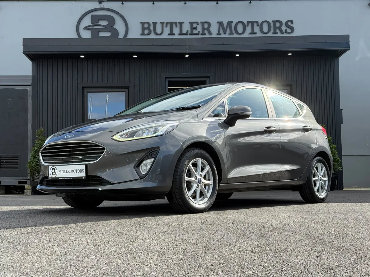 Ford Fiesta Hatchback, Petrol, 2018, Grey