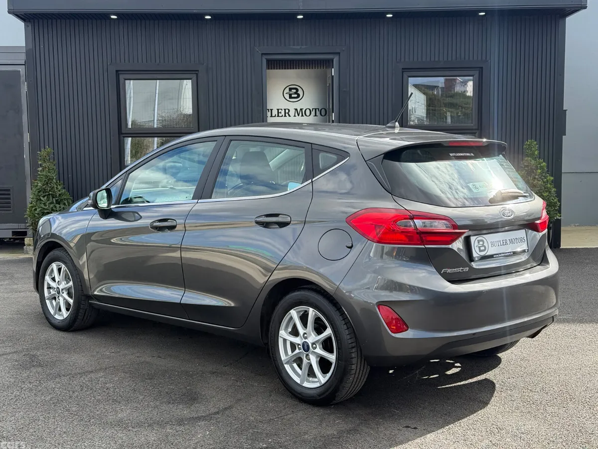 Ford Fiesta Hatchback, Petrol, 2018, Grey
