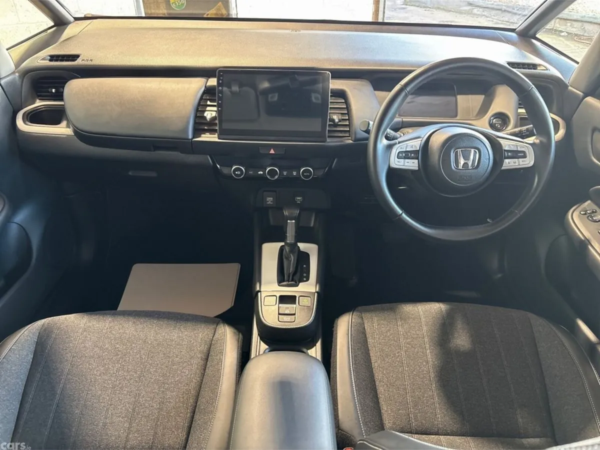 Honda Fit Hatchback, Petrol Hybrid, 2022, White