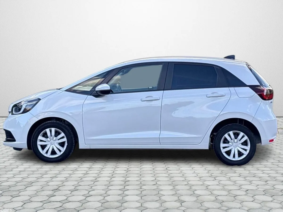 Honda Fit Hatchback, Petrol Hybrid, 2022, White