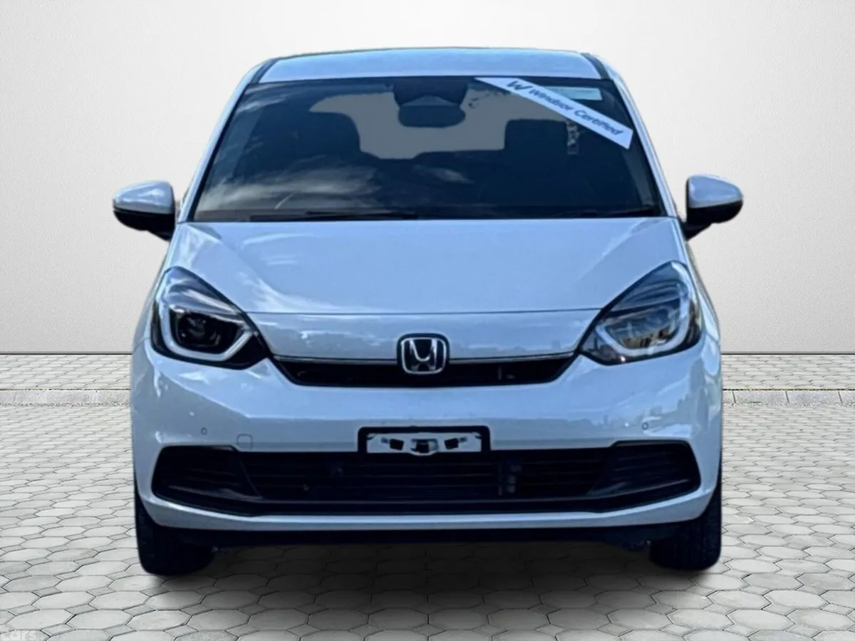 Honda Fit Hatchback, Petrol Hybrid, 2022, White