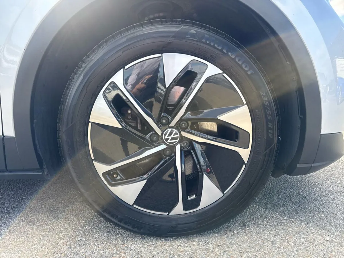 Volkswagen ID.4 Estate, Electric, 2023, Grey