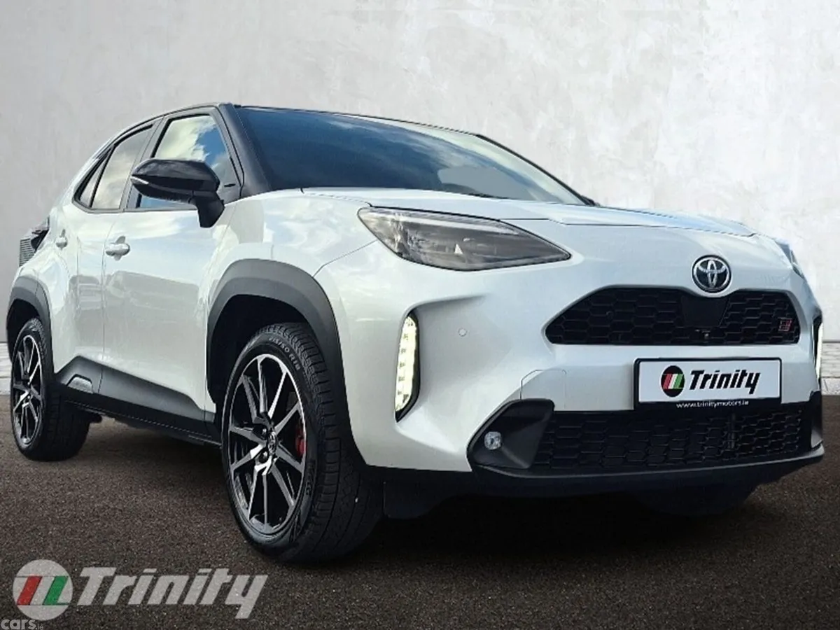 Toyota Yaris Cross SUV, Petrol Hybrid, 2023, White