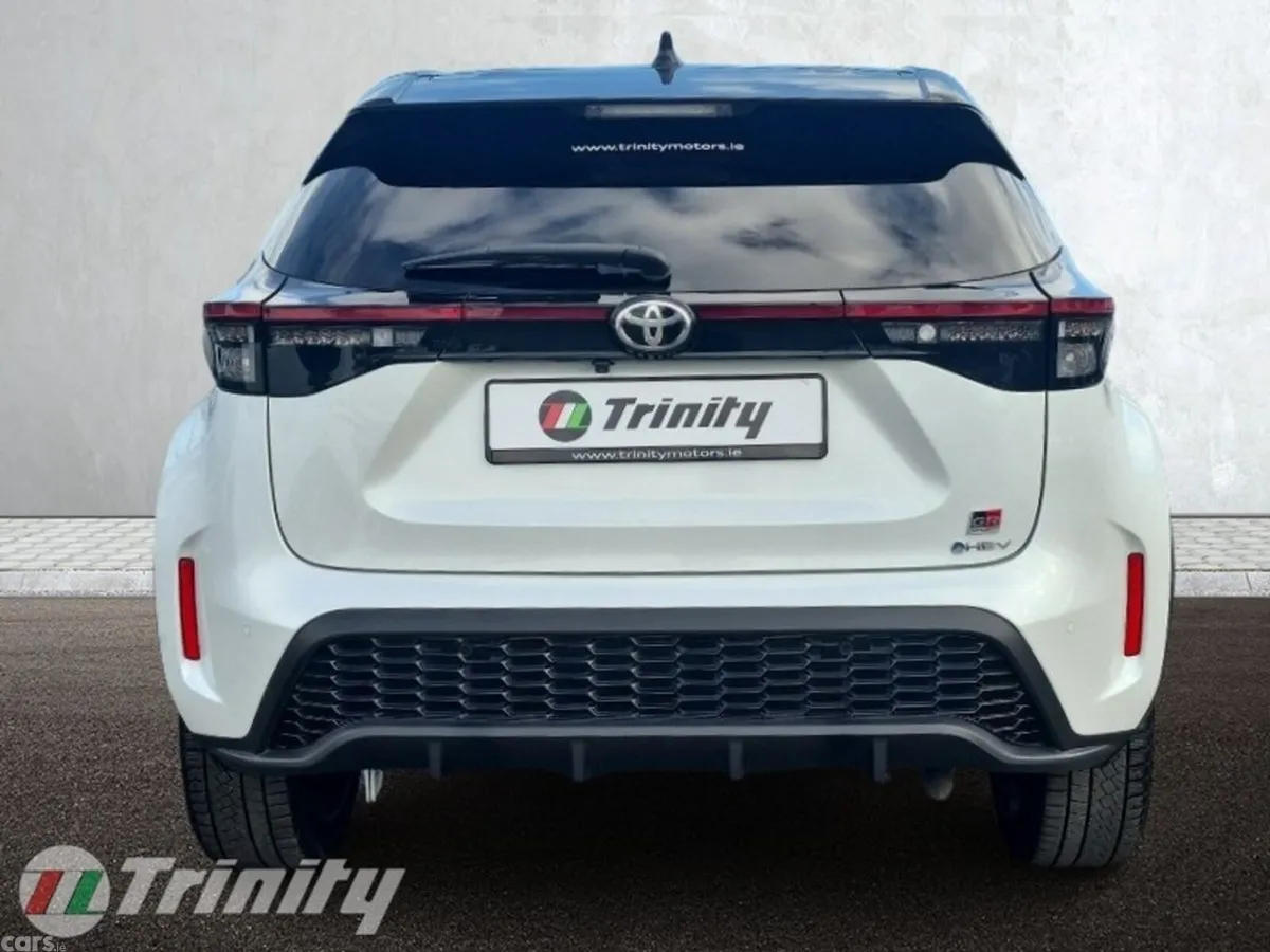 Toyota Yaris Cross SUV, Petrol Hybrid, 2023, White