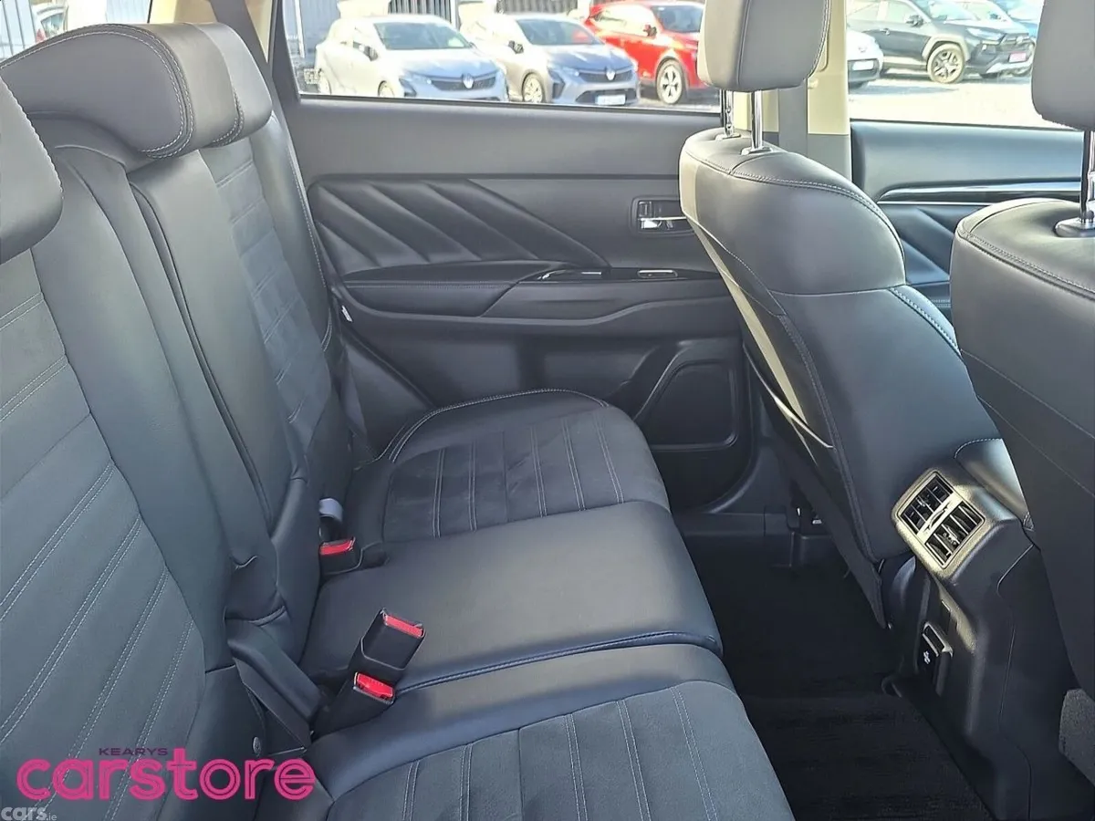 Mitsubishi Outlander SUV, Petrol Plug-in Hybrid, 2019, Black