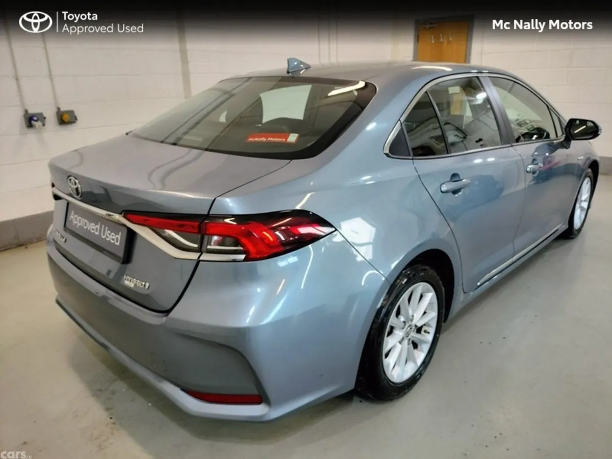 Toyota Corolla Saloon, Petrol Hybrid, 2022, Grey