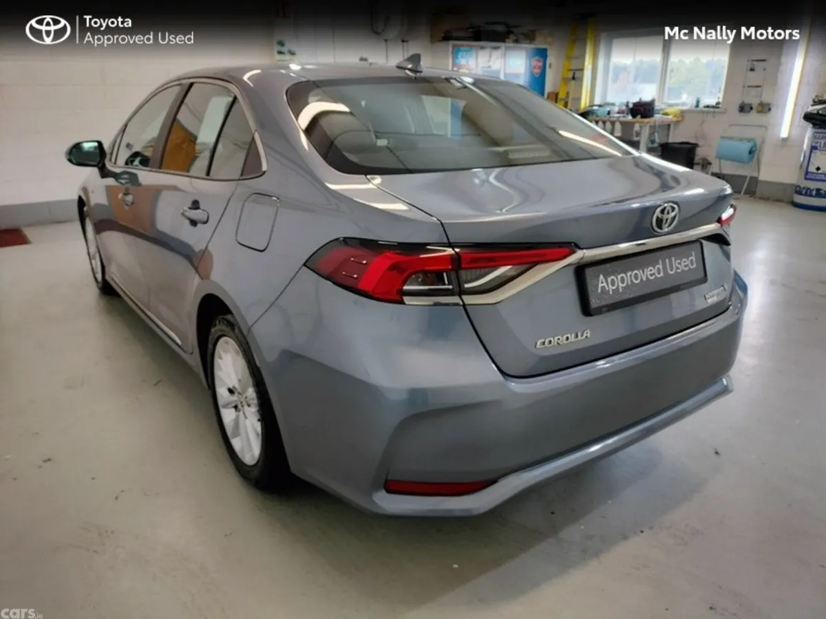 Toyota Corolla Saloon, Petrol Hybrid, 2022, Grey