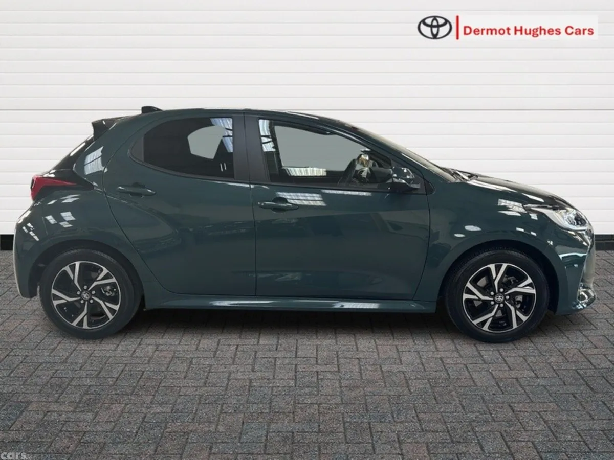 Toyota Yaris Hatchback, Petrol Hybrid, 2026, Green