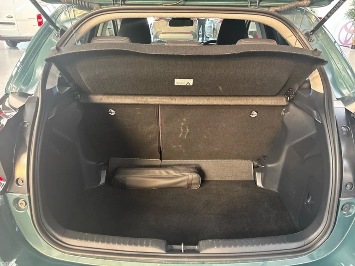 Toyota Yaris Hatchback, Petrol Hybrid, 2026, Green