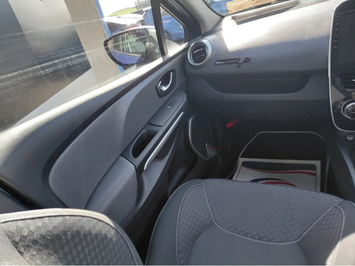 Renault Clio Hatchback, Petrol, 2016, Blue