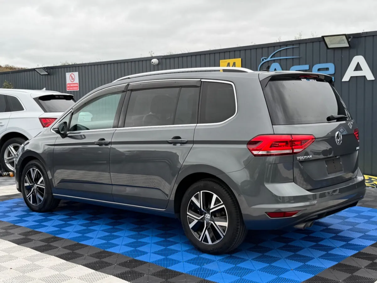 Volkswagen Touran MPV, Diesel, 2020, Grey