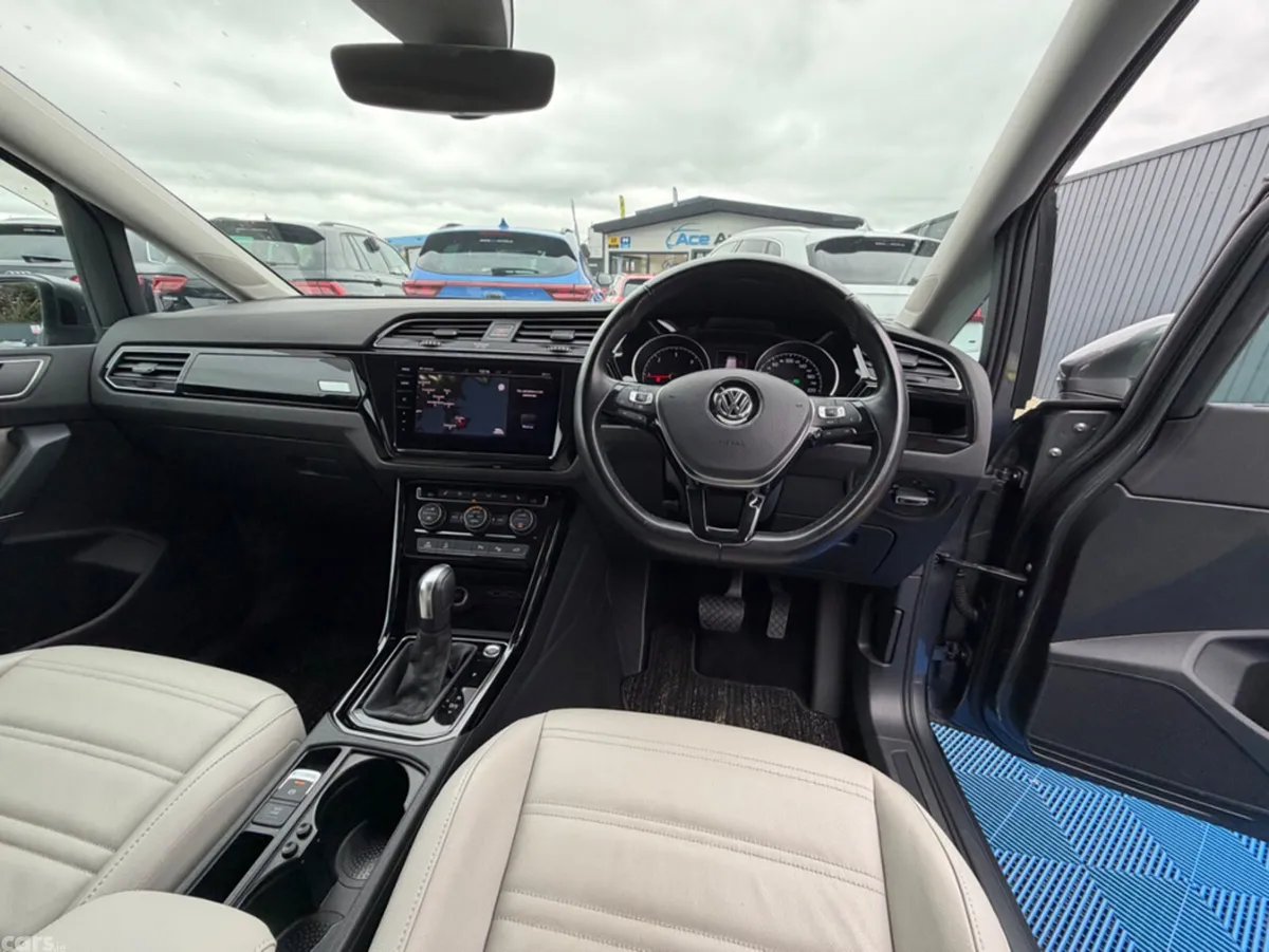 Volkswagen Touran MPV, Diesel, 2020, Grey