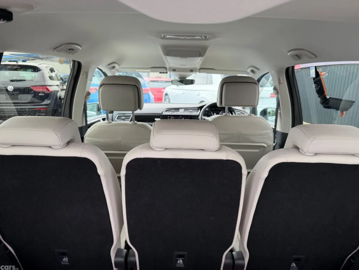 Volkswagen Touran MPV, Diesel, 2020, Grey