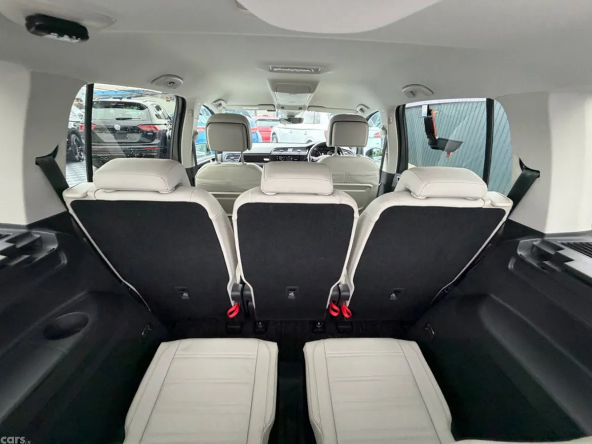 Volkswagen Touran MPV, Diesel, 2020, Grey