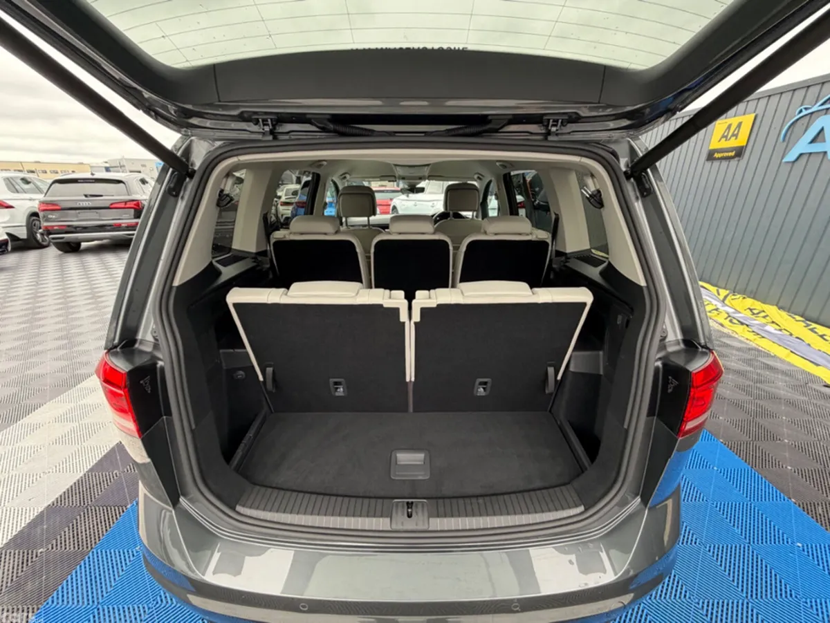 Volkswagen Touran MPV, Diesel, 2020, Grey
