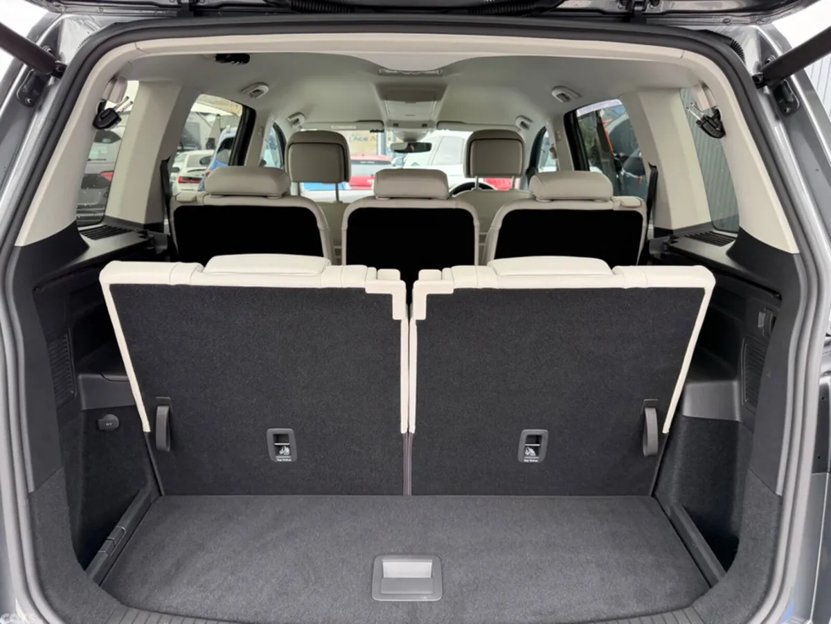 Volkswagen Touran MPV, Diesel, 2020, Grey