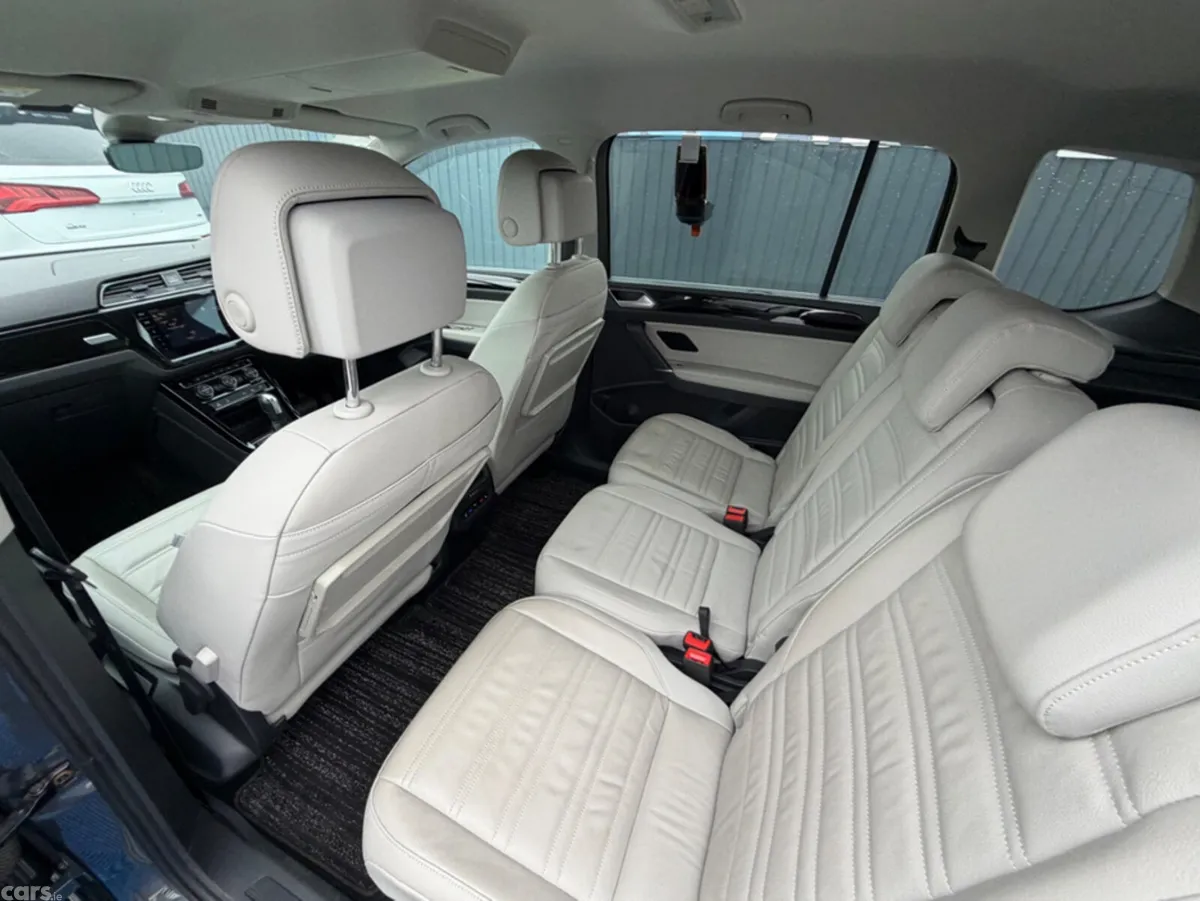 Volkswagen Touran MPV, Diesel, 2020, Grey