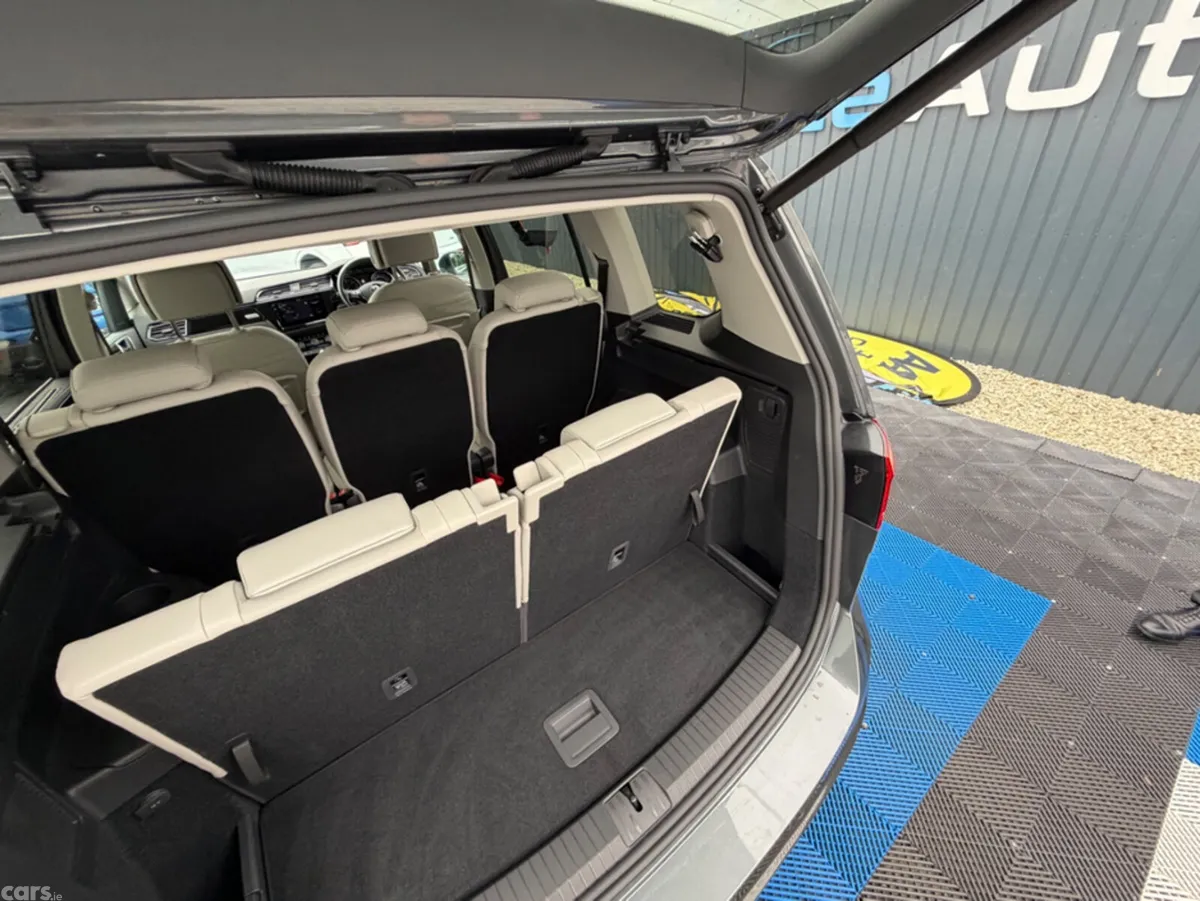 Volkswagen Touran MPV, Diesel, 2020, Grey