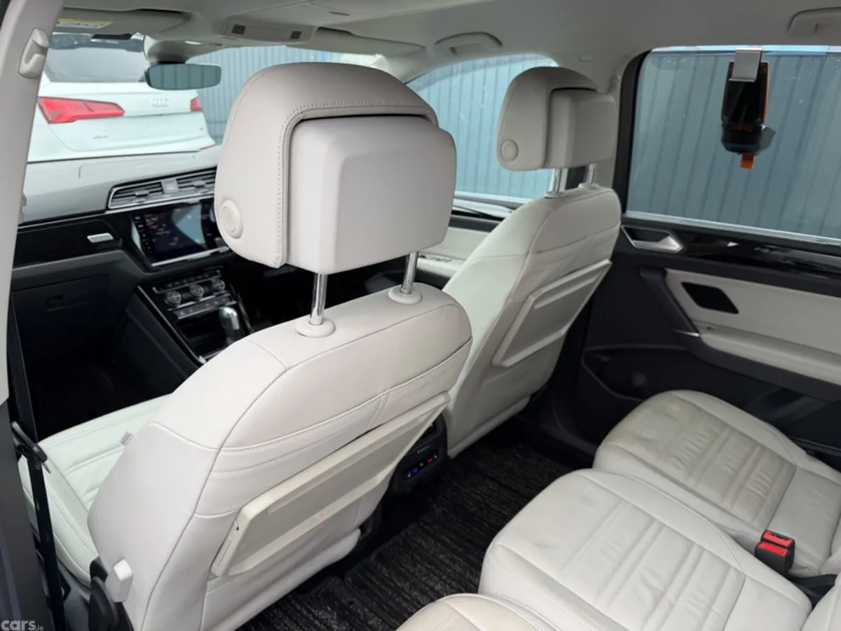 Volkswagen Touran MPV, Diesel, 2020, Grey