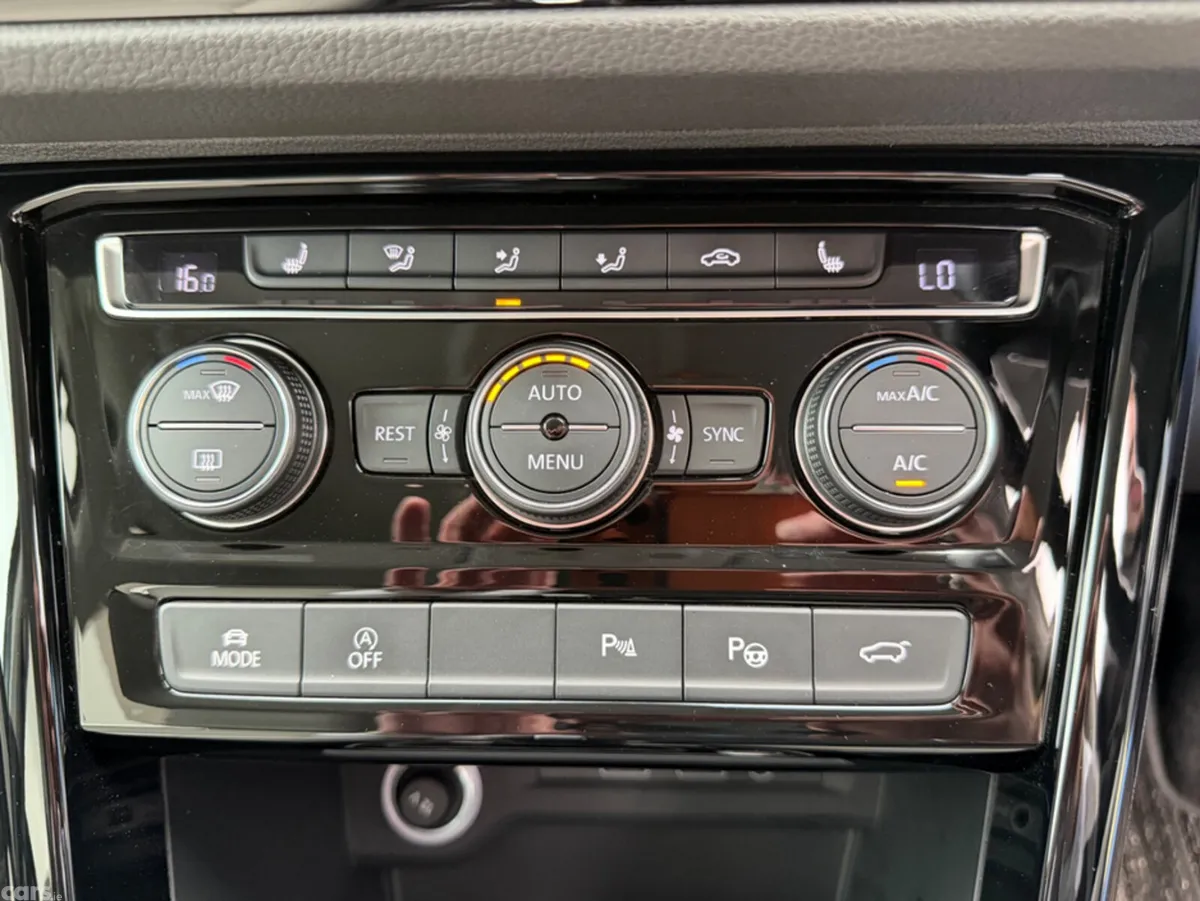 Volkswagen Touran MPV, Diesel, 2020, Grey