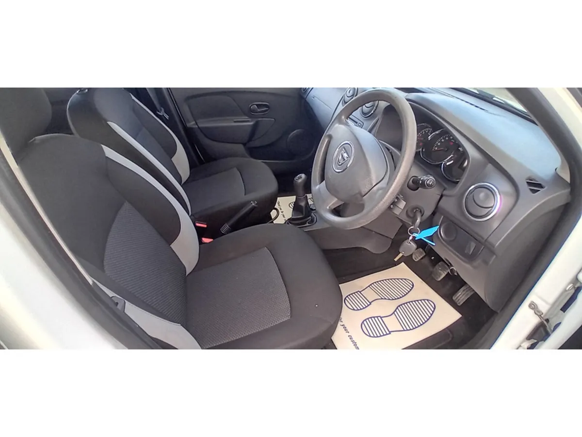 Dacia Sandero Hatchback, Petrol, 2015, White