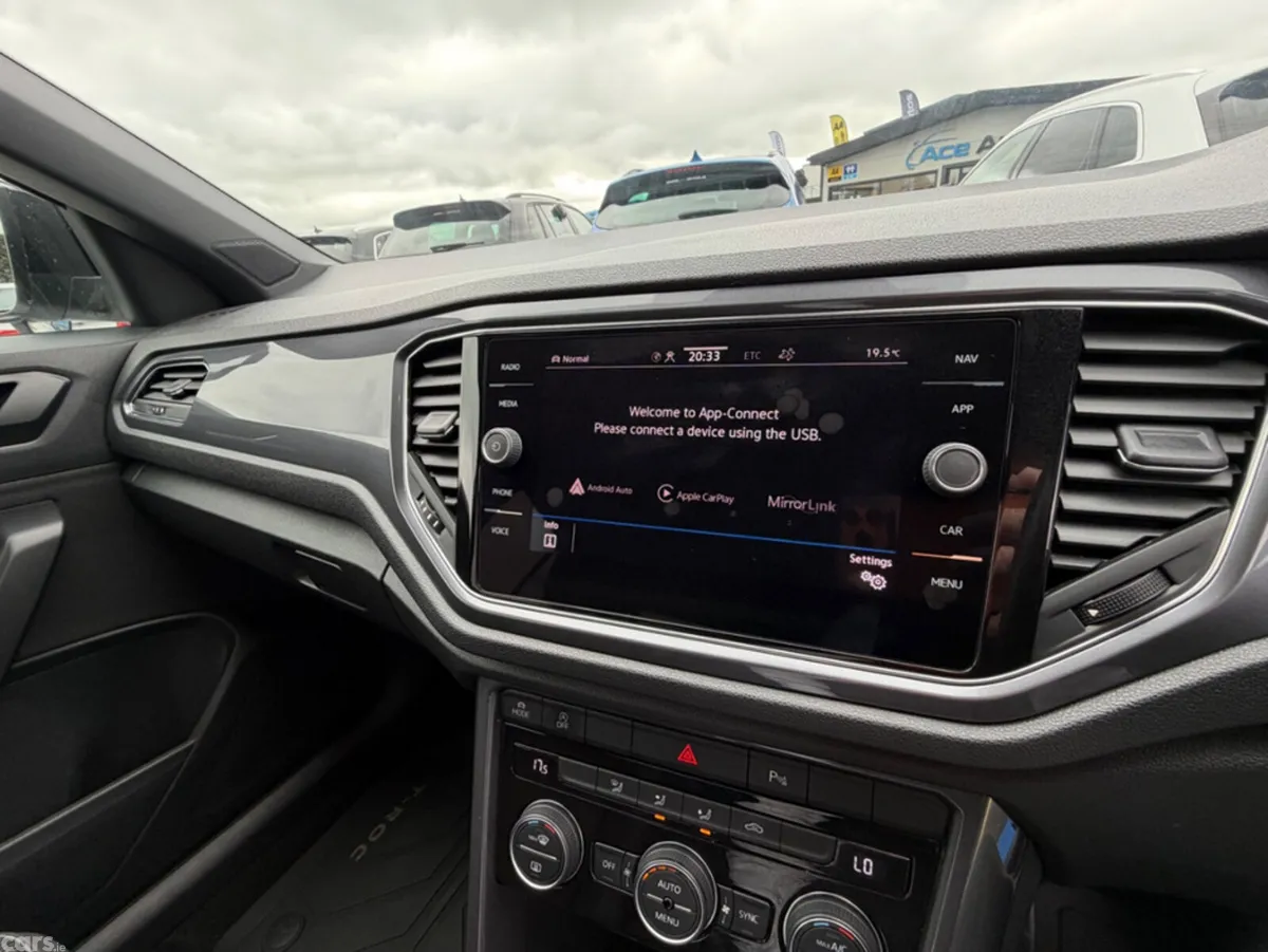 Volkswagen T-Roc SUV, Diesel, 2021, White