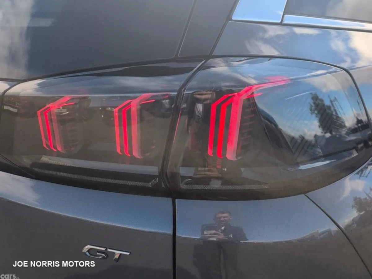 Peugeot 5008 MPV, Petrol Hybrid, 2024, Grey
