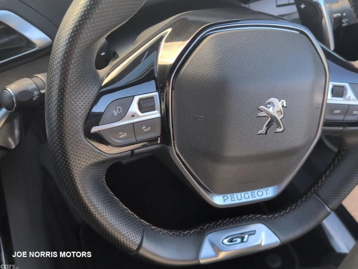 Peugeot 5008 MPV, Petrol Hybrid, 2024, Grey