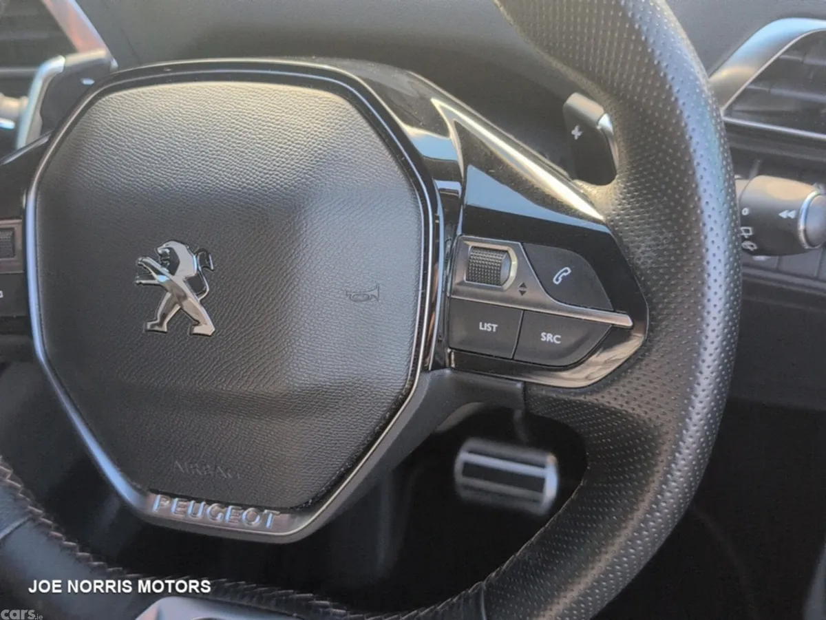 Peugeot 5008 MPV, Petrol Hybrid, 2024, Grey