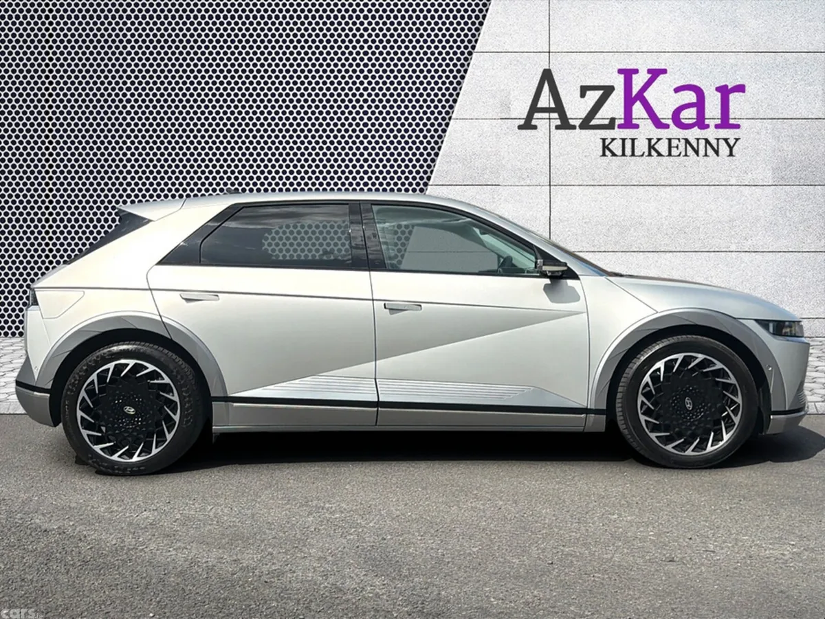 Hyundai IONIQ 5 Hatchback, Electric, 2023, Gold