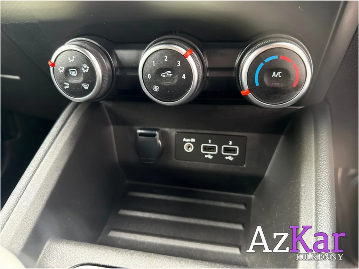 Renault Clio Hatchback, Petrol, 2023, Black