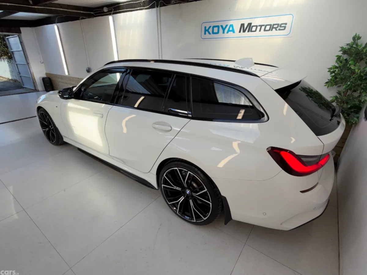 BMW 3-Series Estate, Diesel, 2021, White