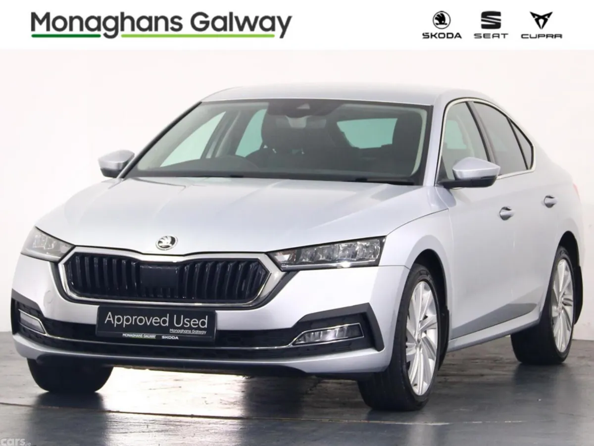 Skoda Octavia Hatchback, Diesel, 2022, Grey