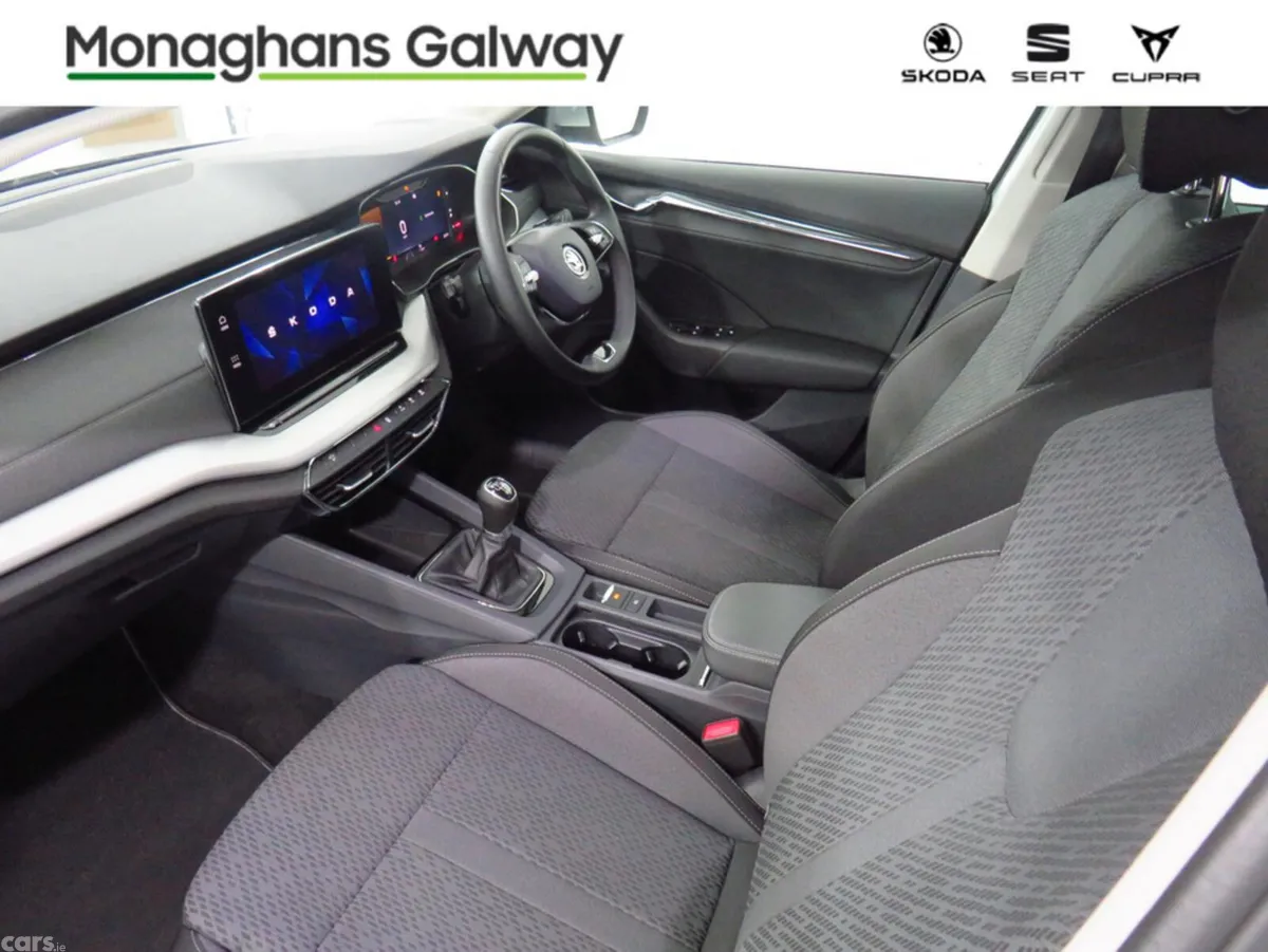 Skoda Octavia Hatchback, Diesel, 2022, Grey
