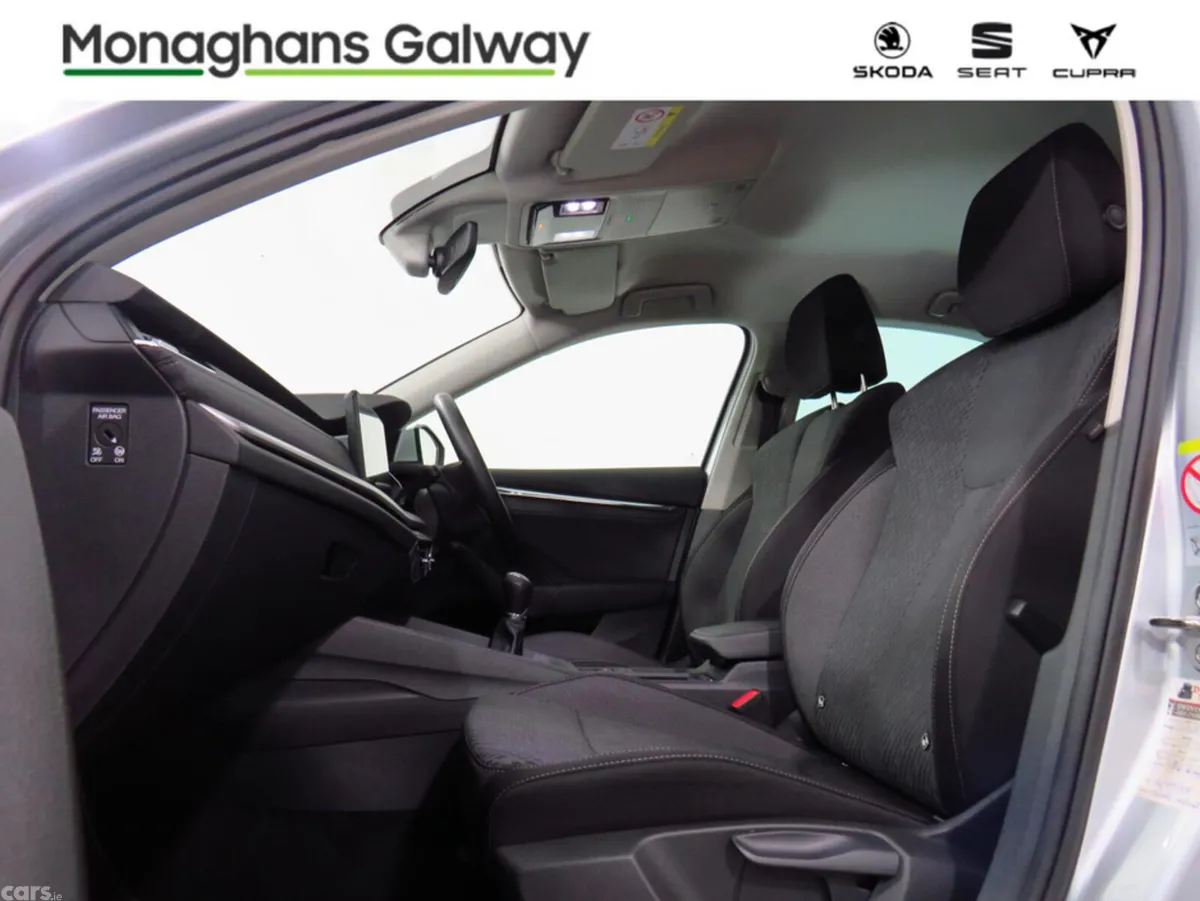 Skoda Octavia Hatchback, Diesel, 2022, Grey
