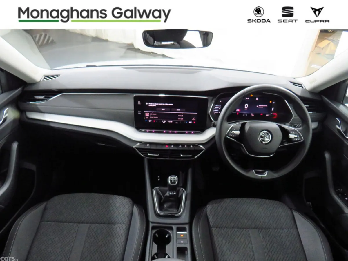 Skoda Octavia Hatchback, Diesel, 2022, Grey