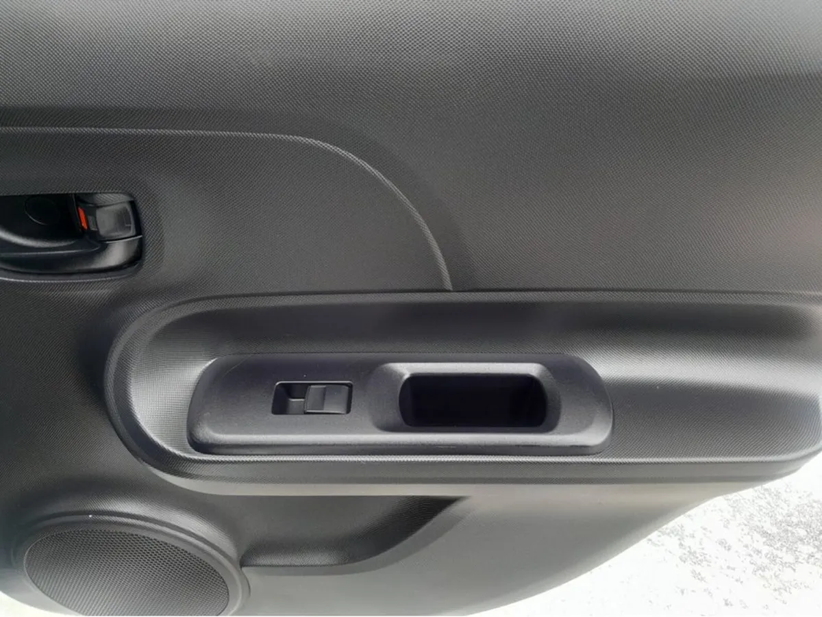 Toyota Aqua Hatchback, Petrol Hybrid, 2016, White