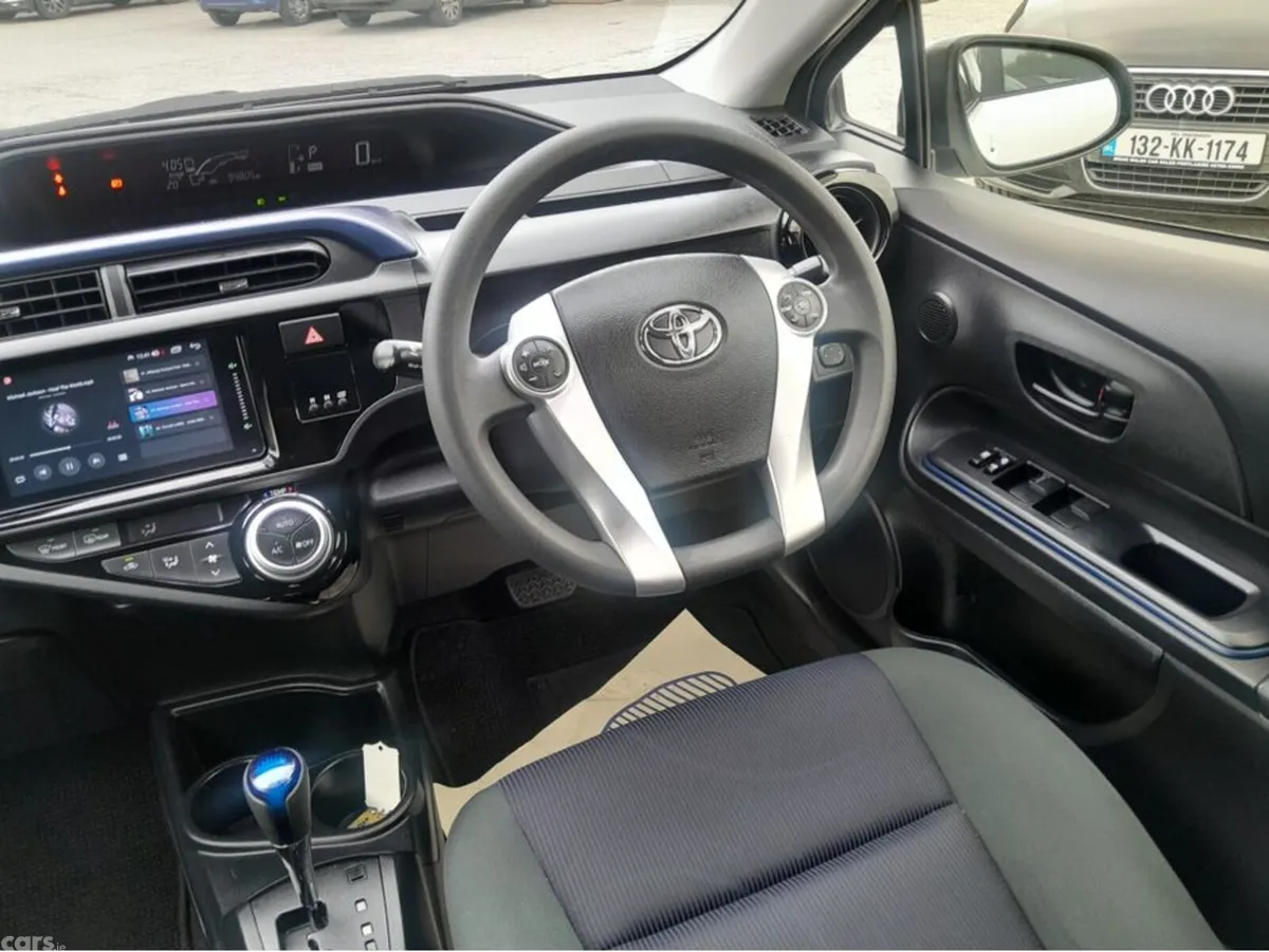 Toyota Aqua Hatchback, Petrol Hybrid, 2016, White