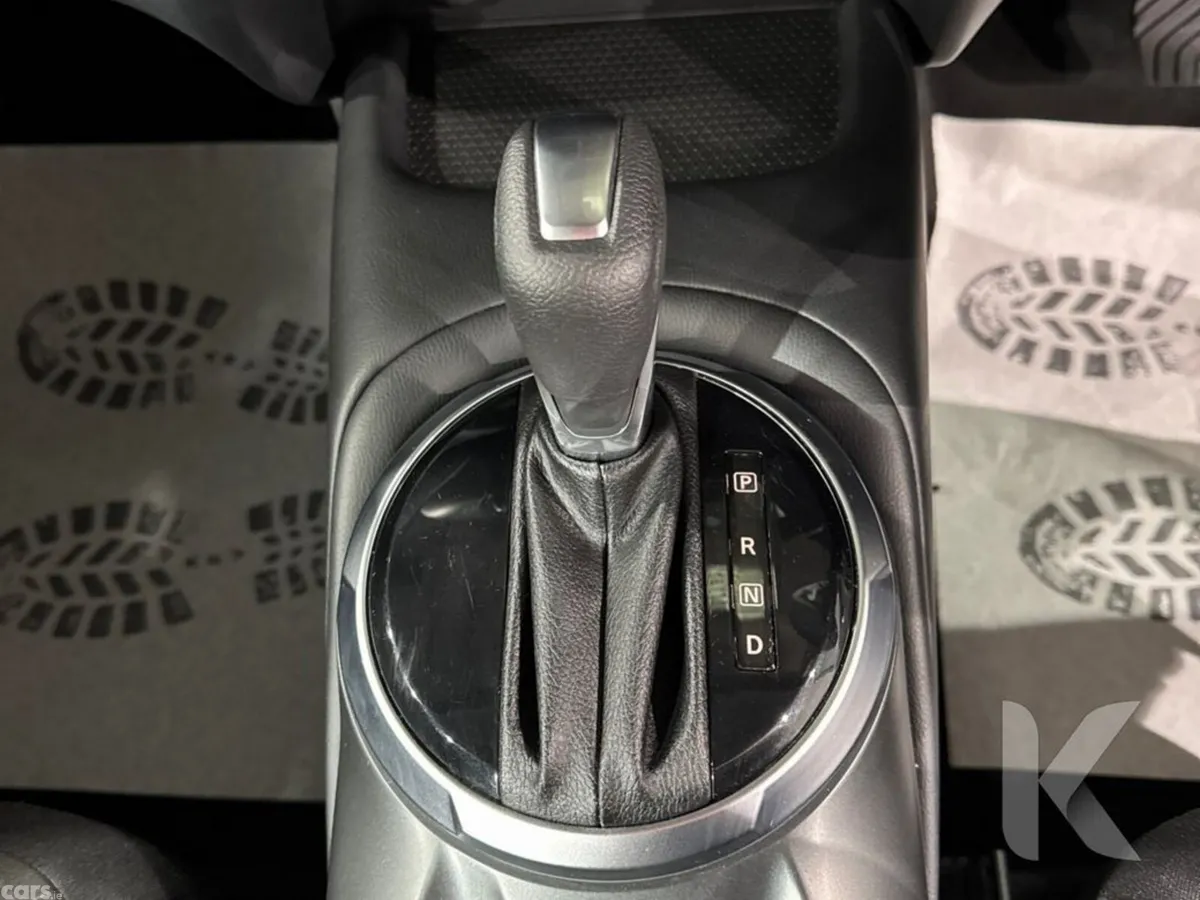 Nissan Juke MPV, Petrol, 2025, Grey