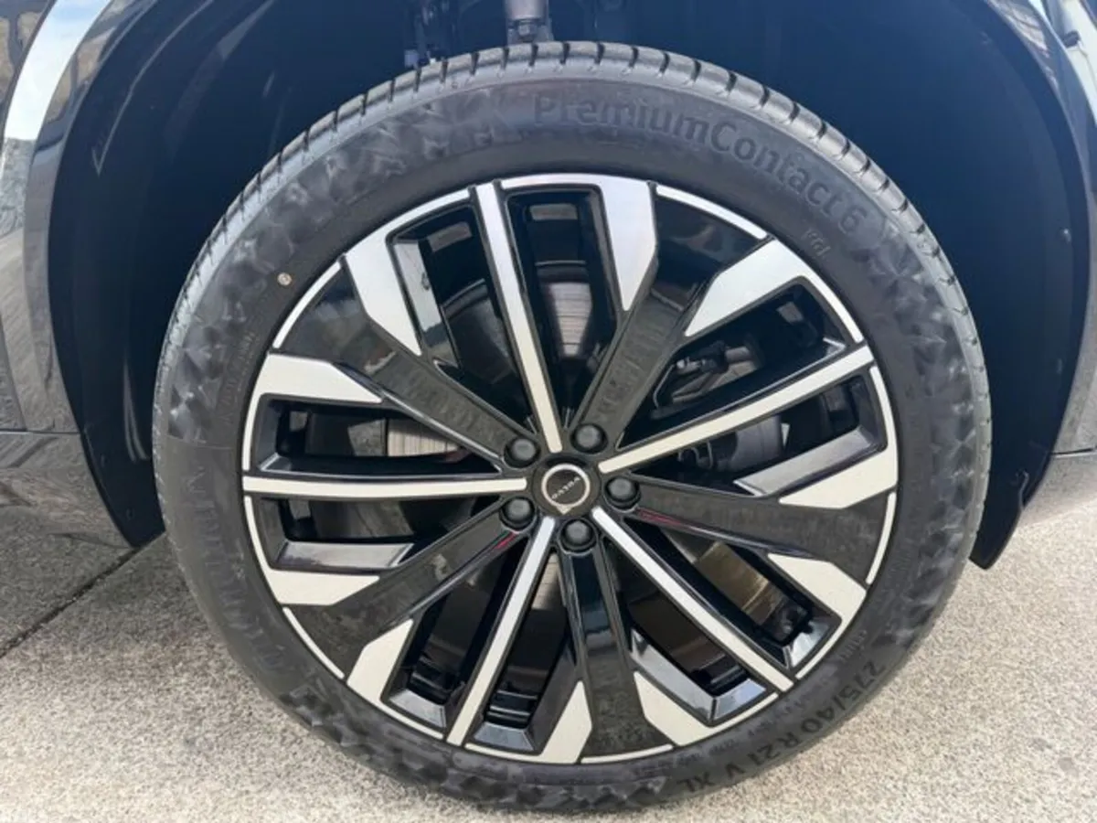 Volvo XC90 SUV, Petrol Plug-in Hybrid, 2026, Black