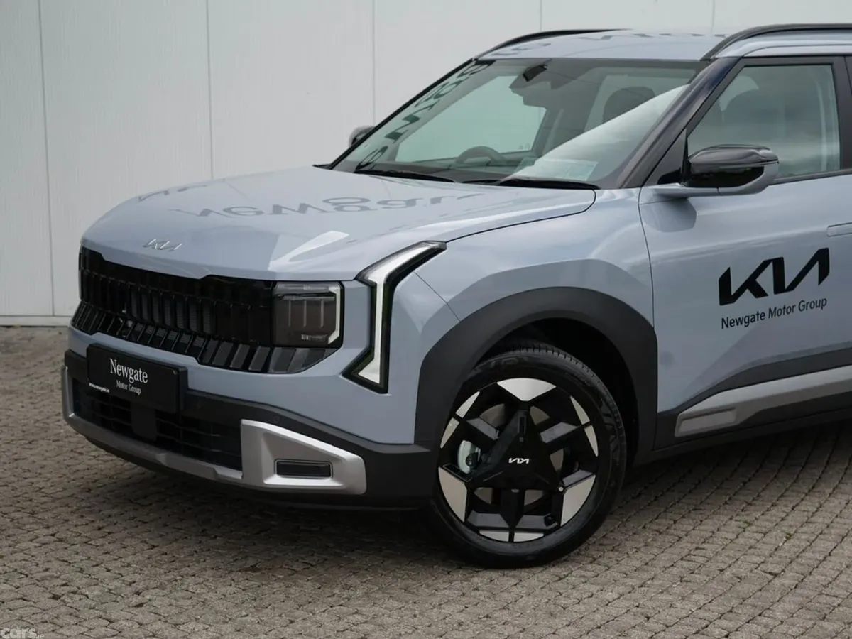 Kia Seltos SUV, Petrol, 2027, Grey