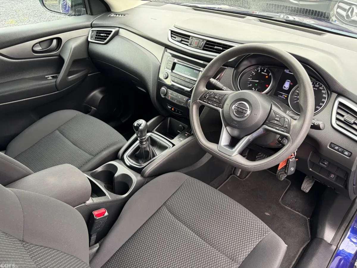 Nissan Qashqai MPV, Petrol, 2018, Blue