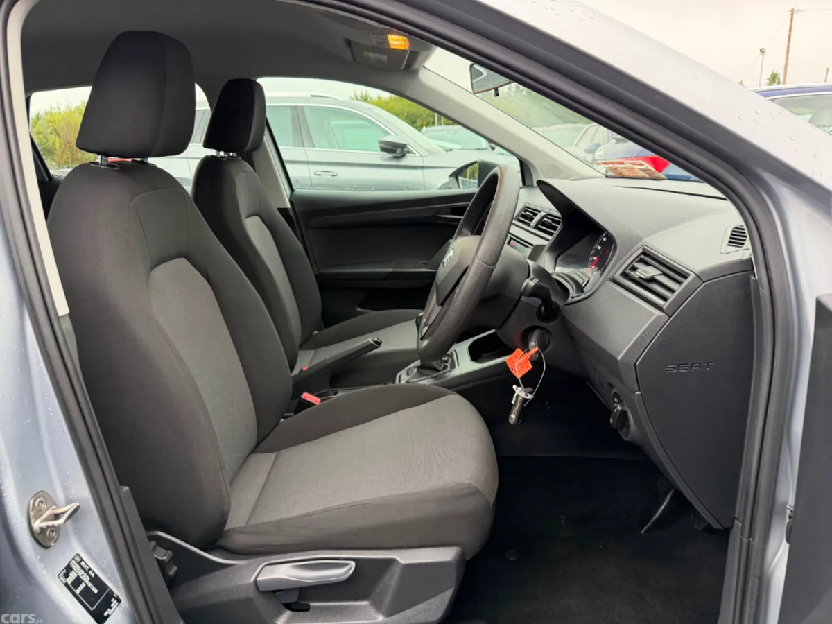 SEAT Arona Hatchback, Petrol, 2019, Grey
