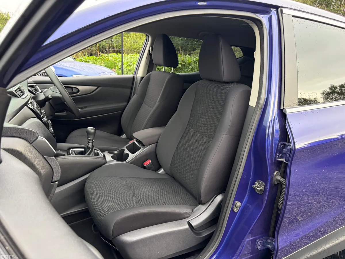 Nissan Qashqai MPV, Petrol, 2018, Blue