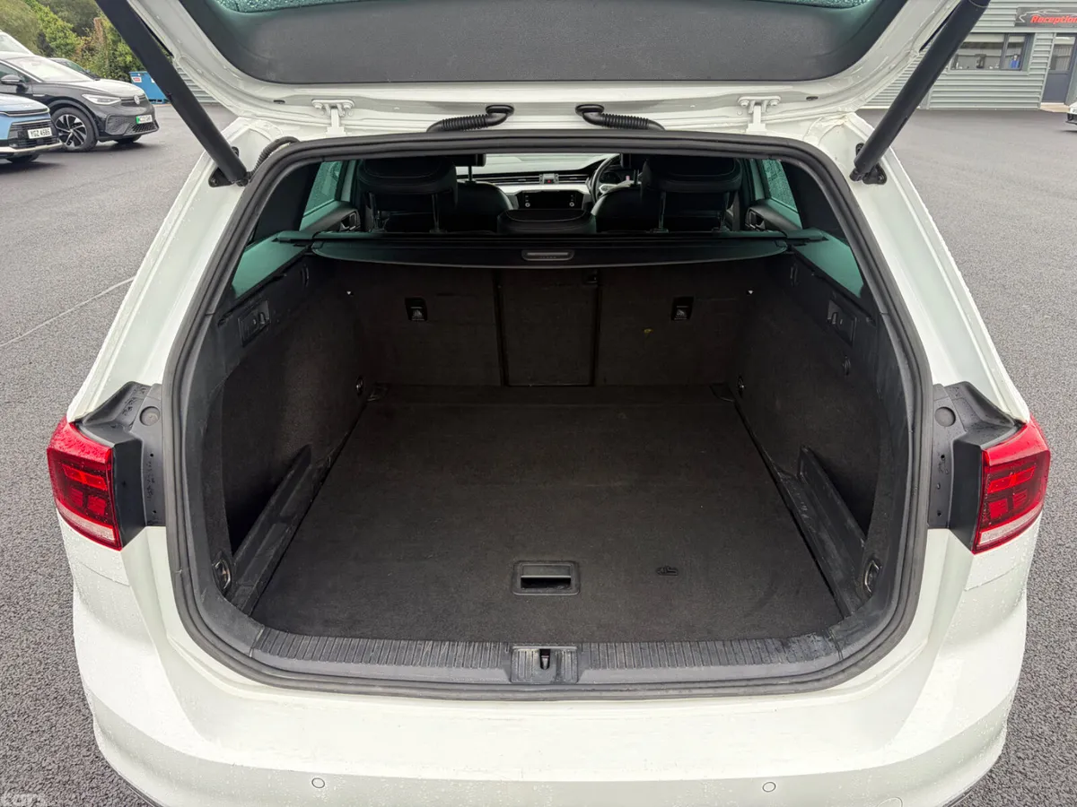 Volkswagen Passat Estate, Diesel, 2020, White