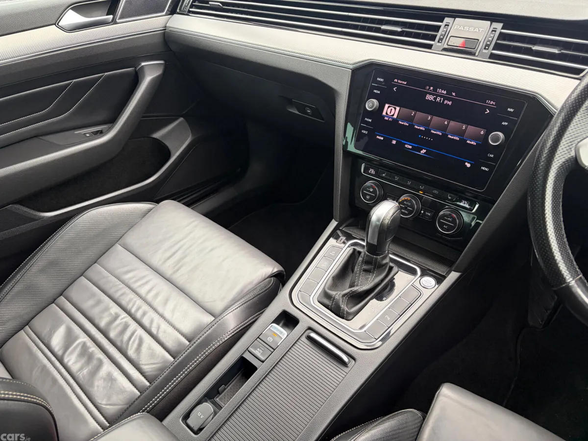 Volkswagen Passat Estate, Diesel, 2020, White