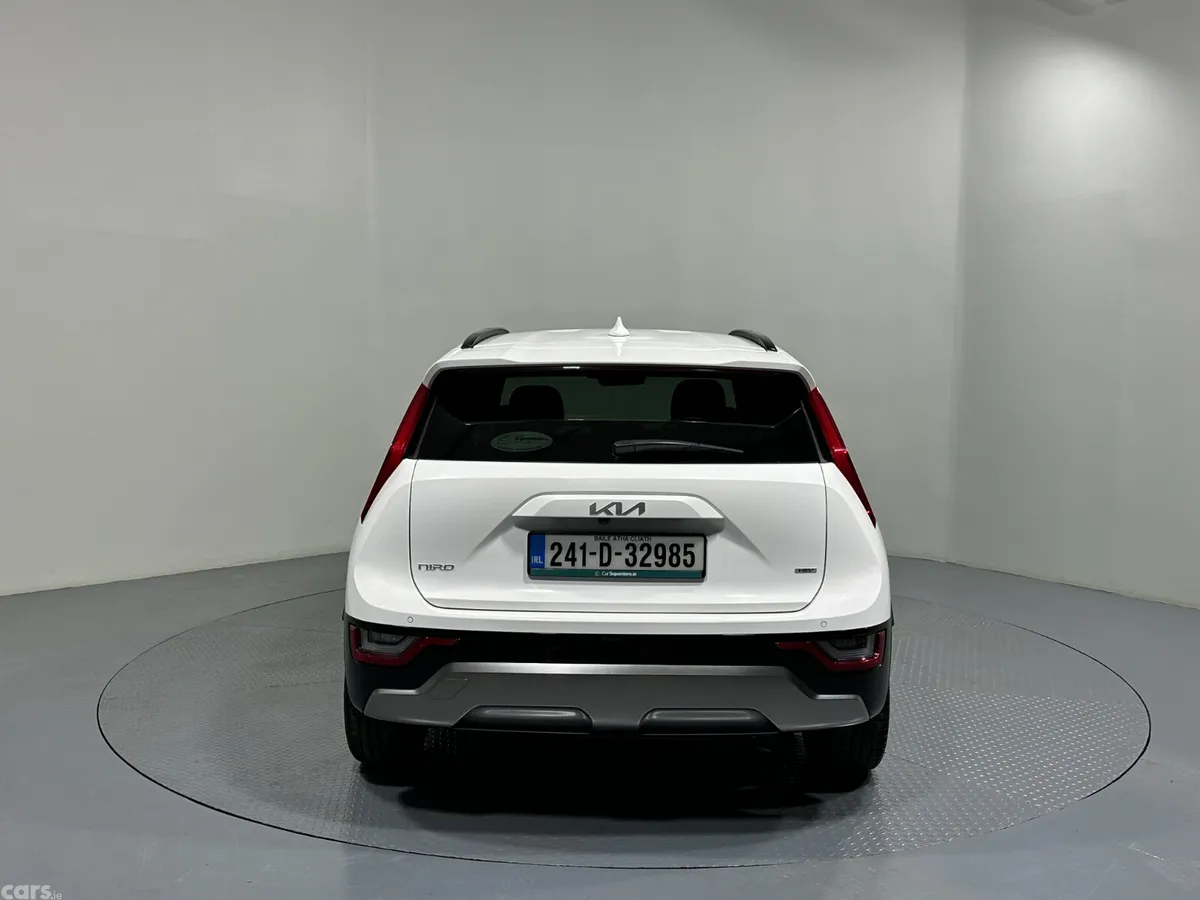 Kia Niro SUV, Petrol Hybrid, 2024, White