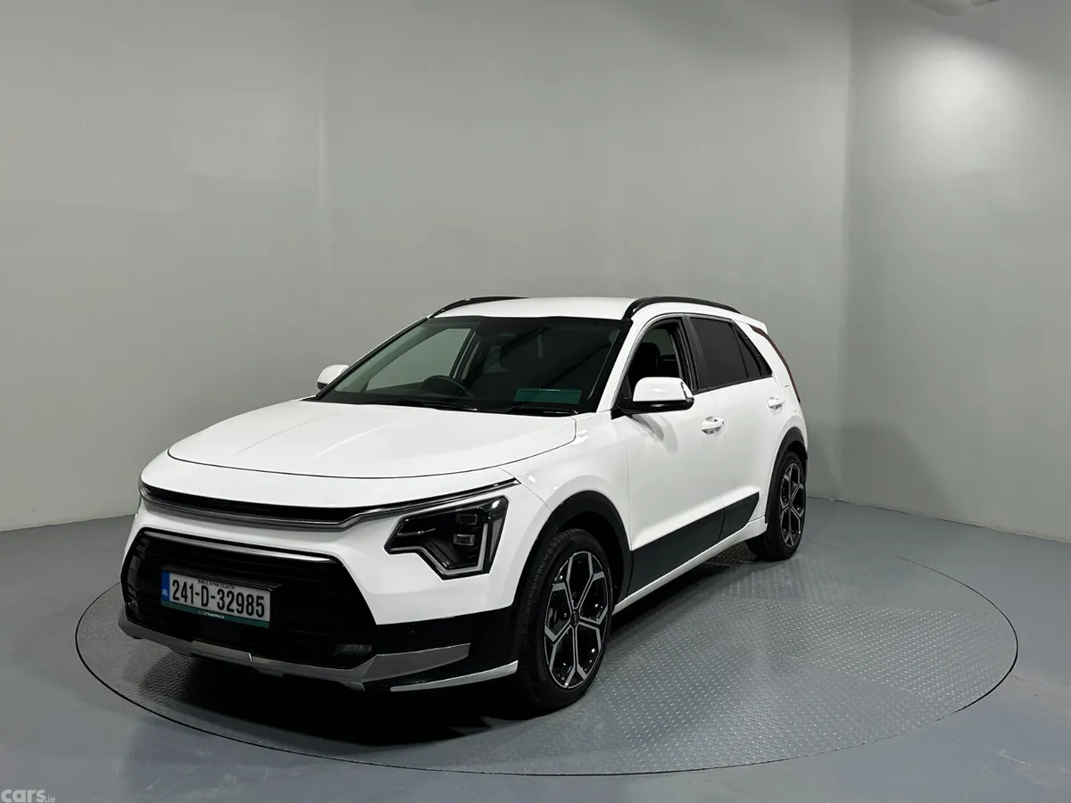 Kia Niro SUV, Petrol Hybrid, 2024, White